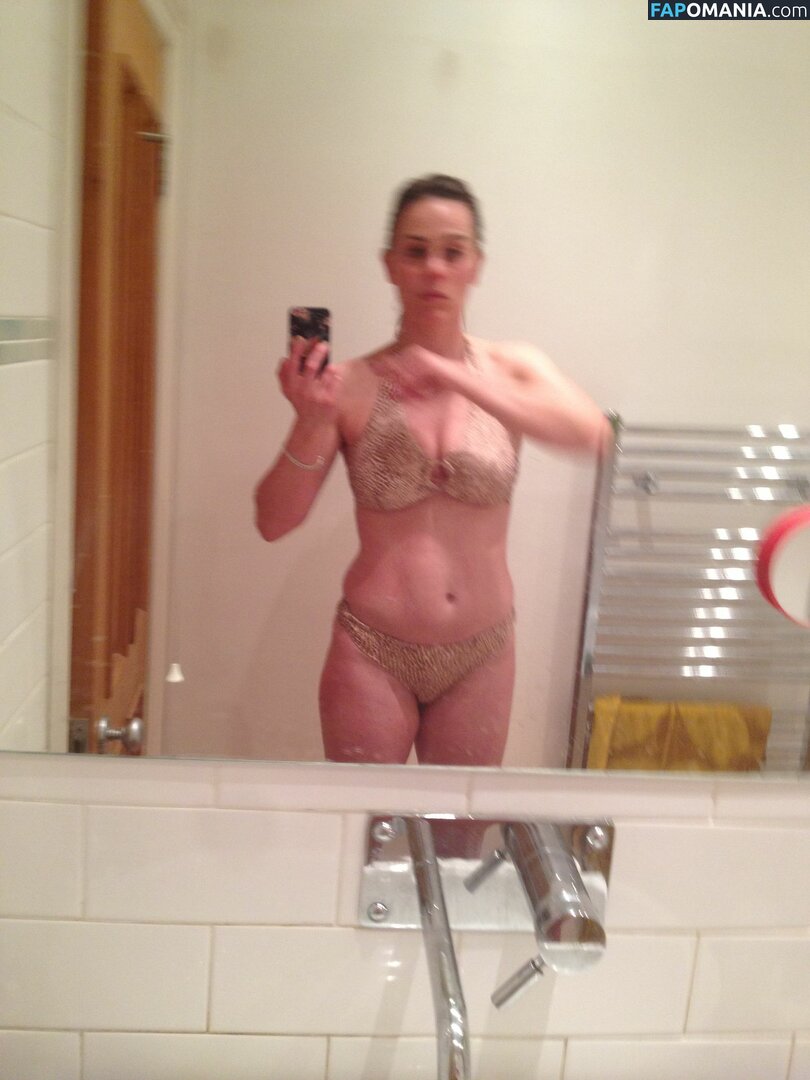 Jill Halfpenny Nud Fotografie scursă #11
