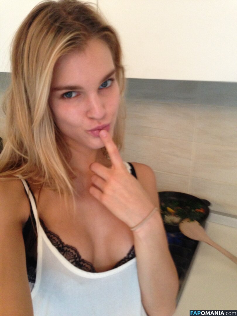 Joy Corrigan Nud Fotografie scursă #3