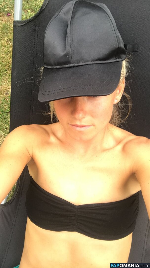 Julia Simic Nud Fotografie scursă #11