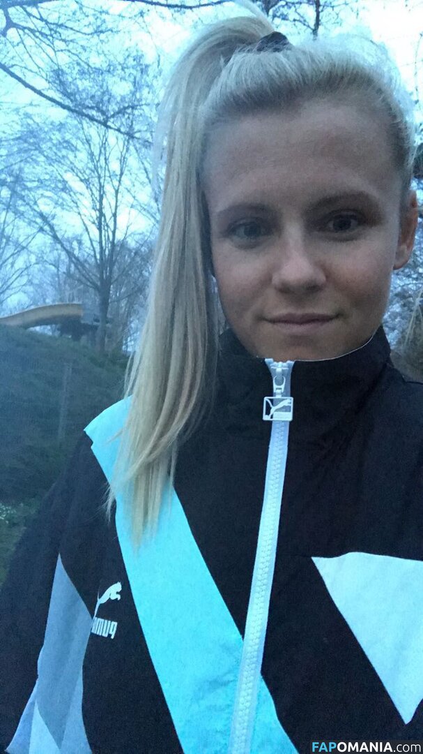 Julia Simic Nud Fotografie scursă #22