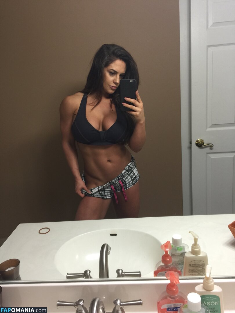 Kaitlyn WWE Nud Fotografie scursă #41