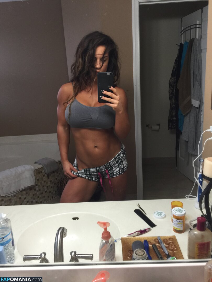 Kaitlyn WWE Nud Fotografie scursă #62