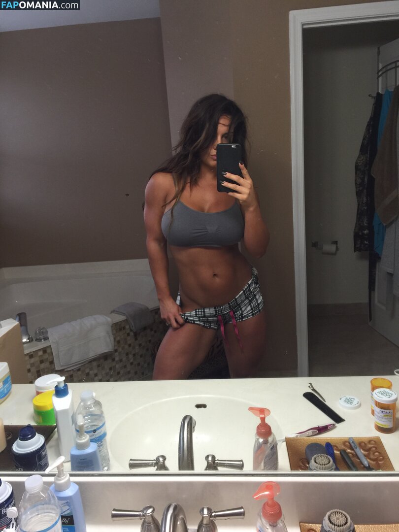Kaitlyn WWE Nud Fotografie scursă #63