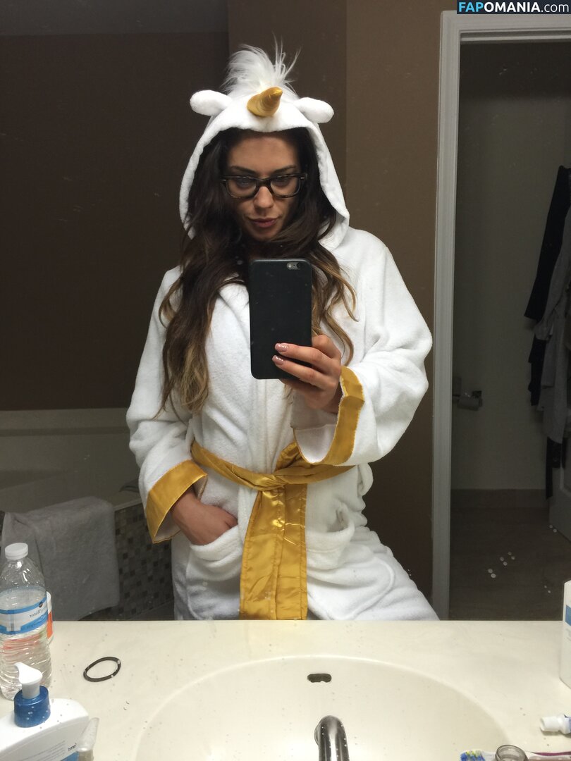 Kaitlyn WWE Nud Fotografie scursă #74