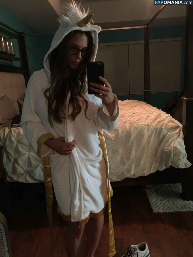 Kaitlyn WWE Nud Fotografie scursă #77