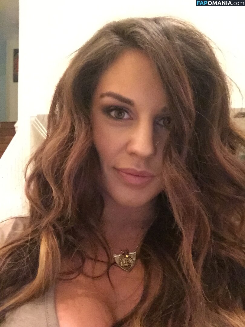 Kaitlyn WWE Nud Fotografie scursă #126