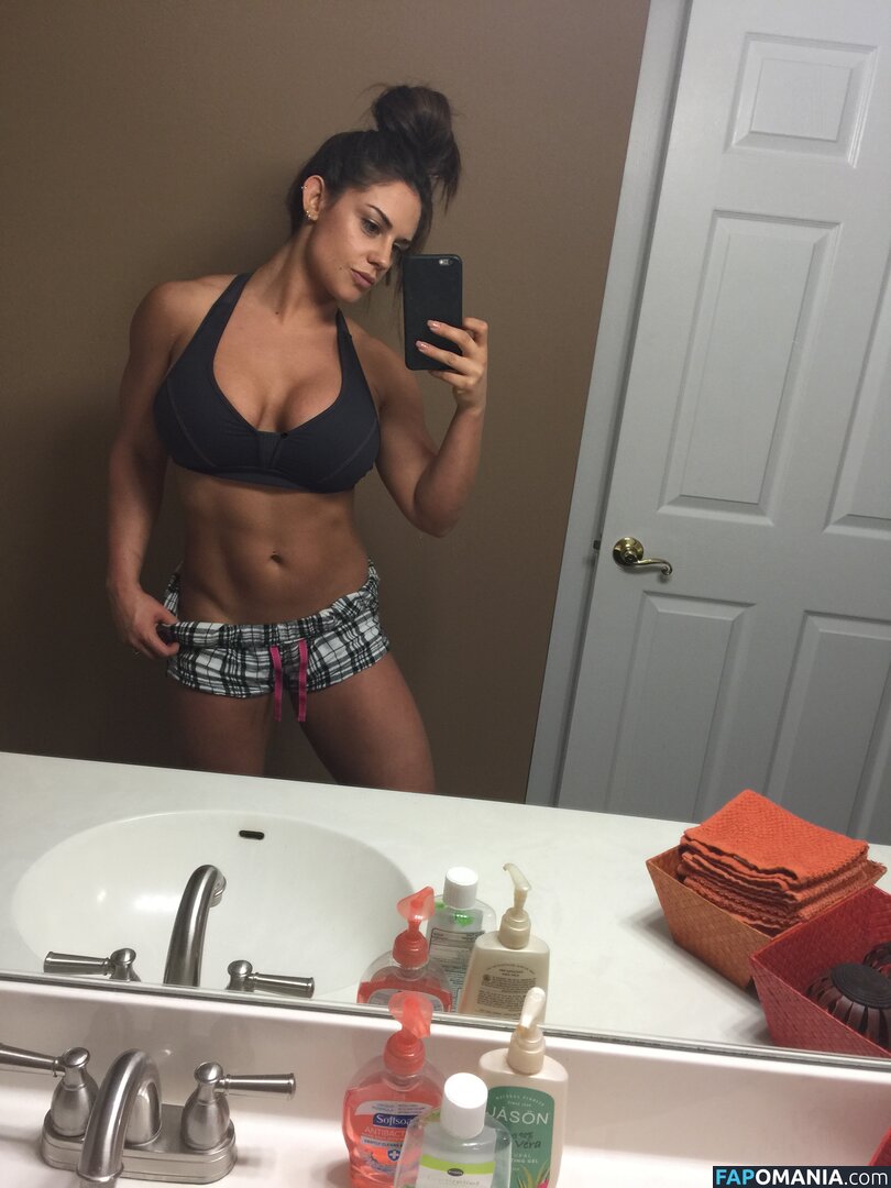 Kaitlyn WWE Nud Fotografie scursă #143