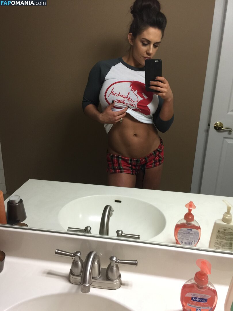 Kaitlyn WWE Nud Fotografie scursă #164