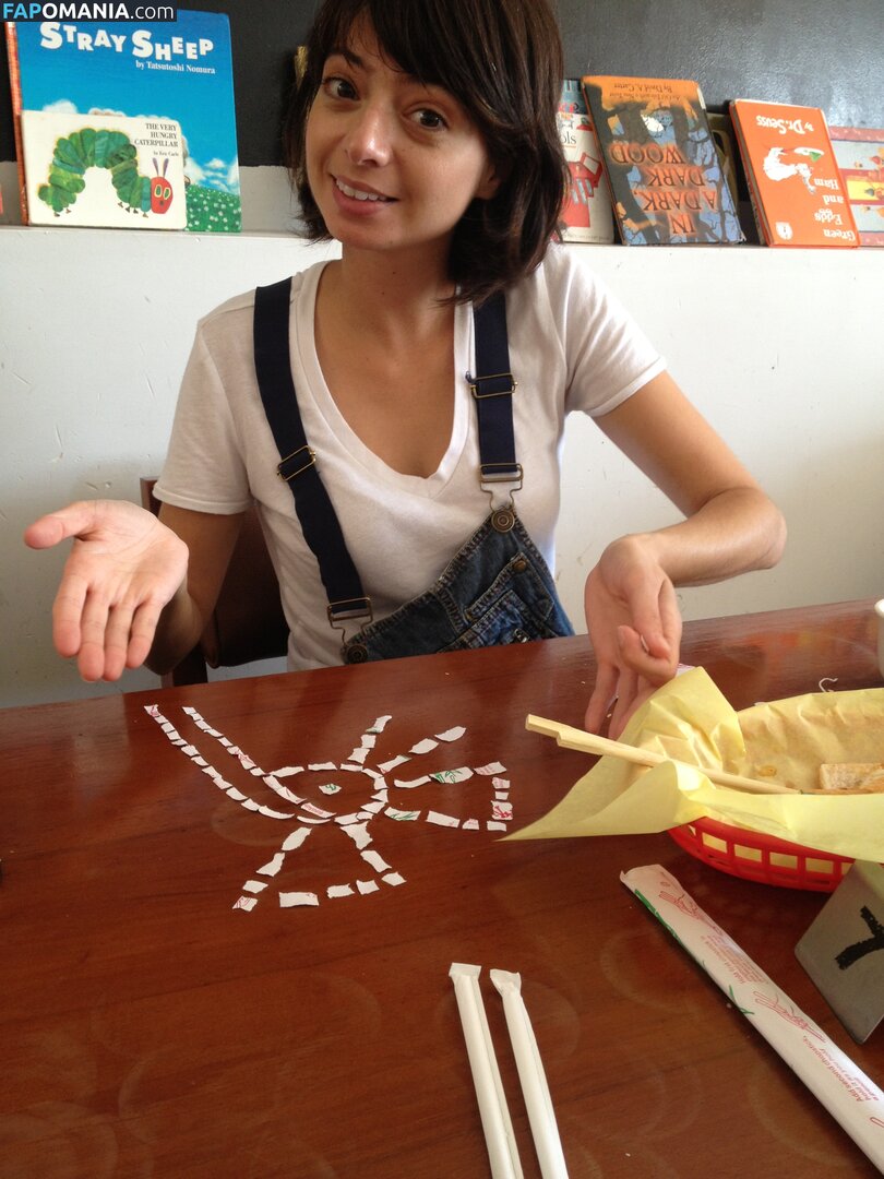 Kate Micucci Nud Fotografie scursă #1