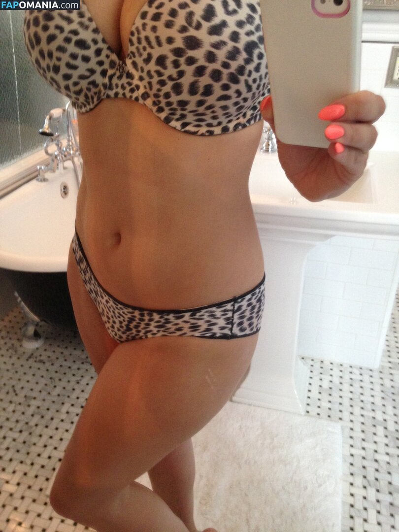 Kelly Brook Nud Fotografie scursă #37