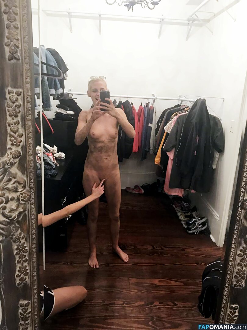 Kristen Stewart Nud Fotografie scursă #21