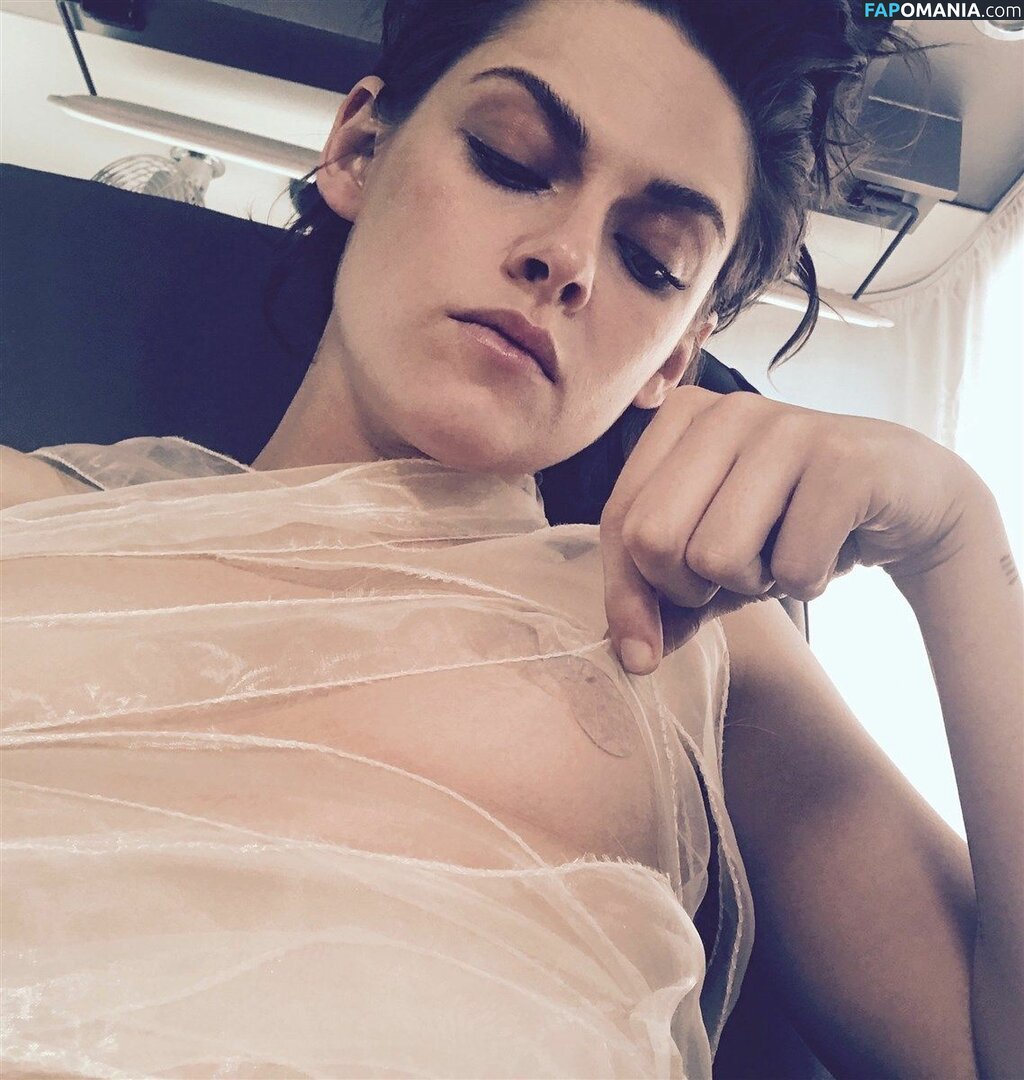 Kristen Stewart Nud Fotografie scursă #56