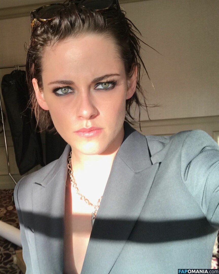 Kristen Stewart Nud Fotografie scursă #76