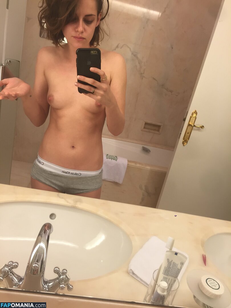 Kristen Stewart Nud Fotografie scursă #78