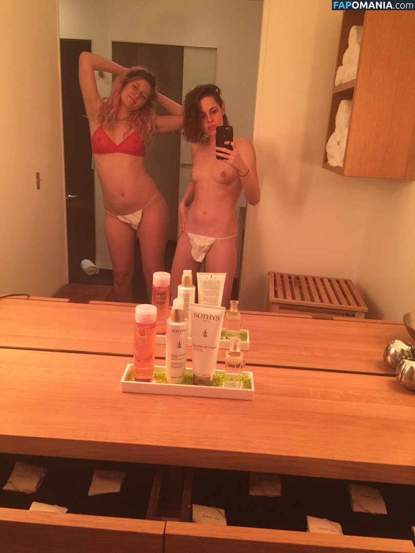 Kristen Stewart Nud Fotografie scursă #160