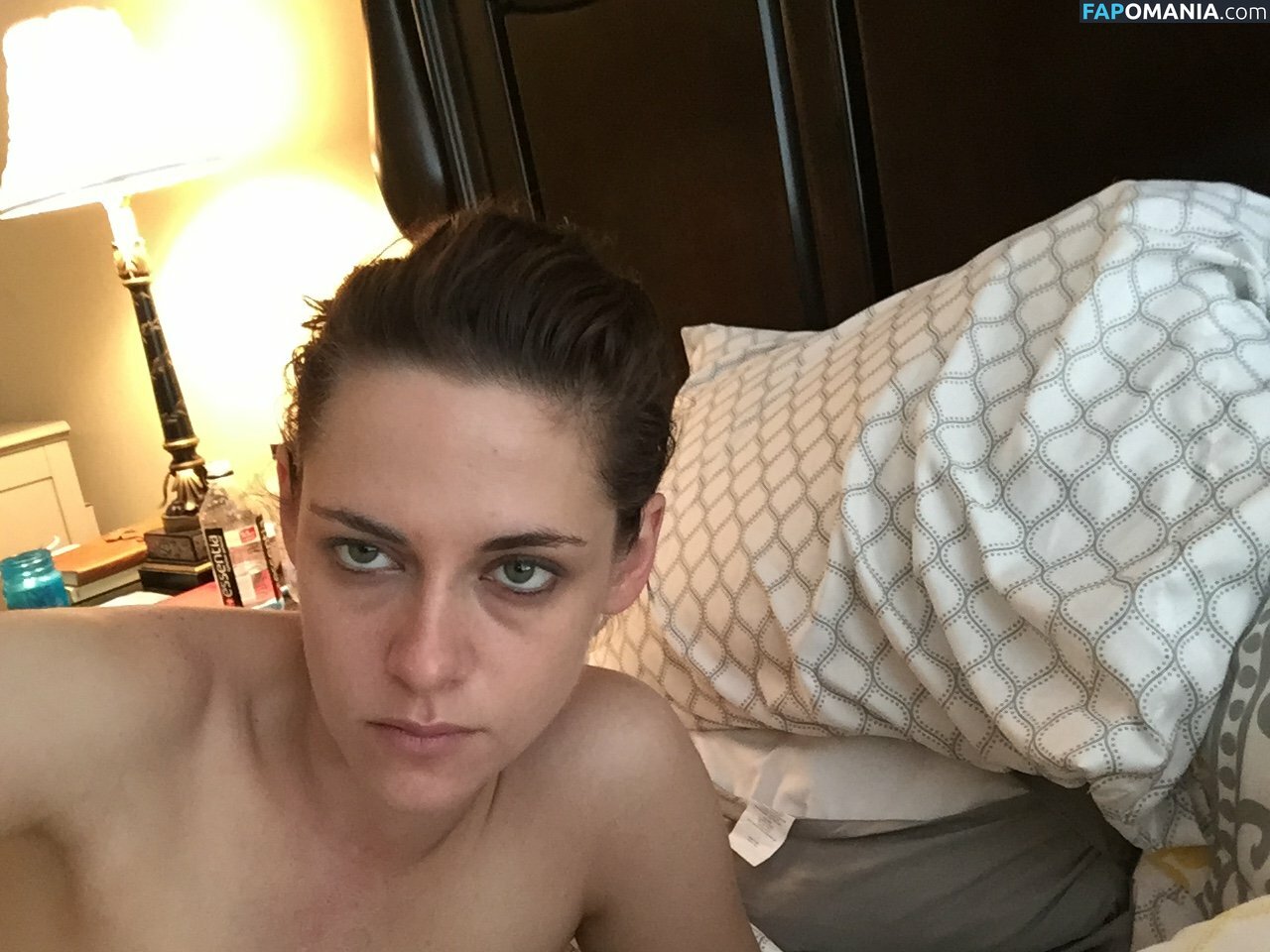 Kristen Stewart Nud Fotografie scursă #222