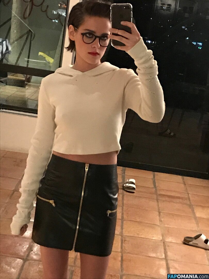 Kristen Stewart Nud Fotografie scursă #245