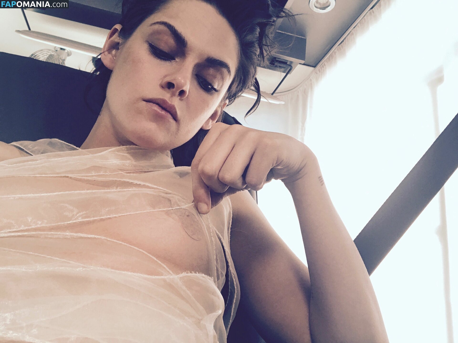 Kristen Stewart Nud Fotografie scursă #249