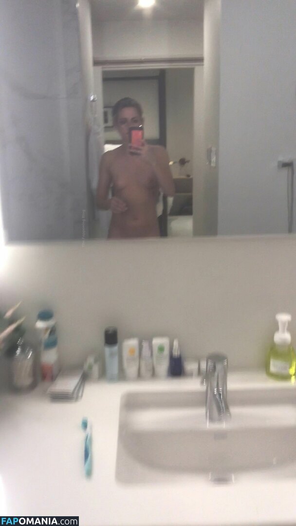 Kristen Stewart Nud Fotografie scursă #286