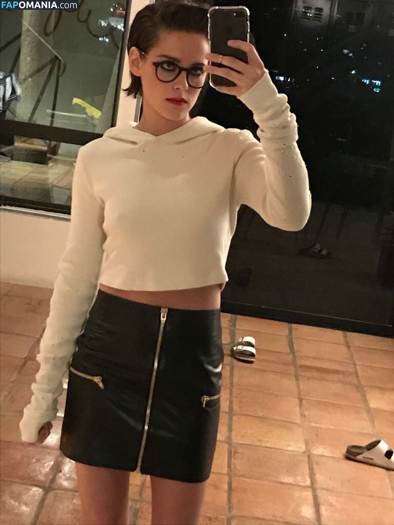 Kristen Stewart Nud Fotografie scursă #315