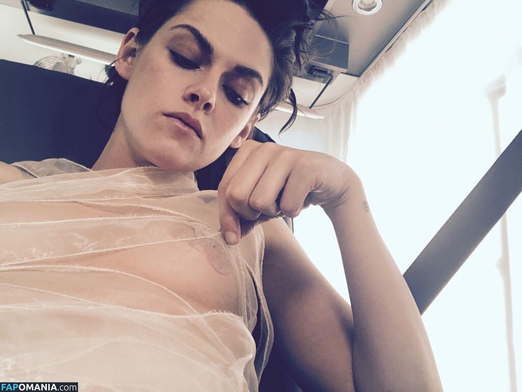 Kristen Stewart Nud Fotografie scursă #319