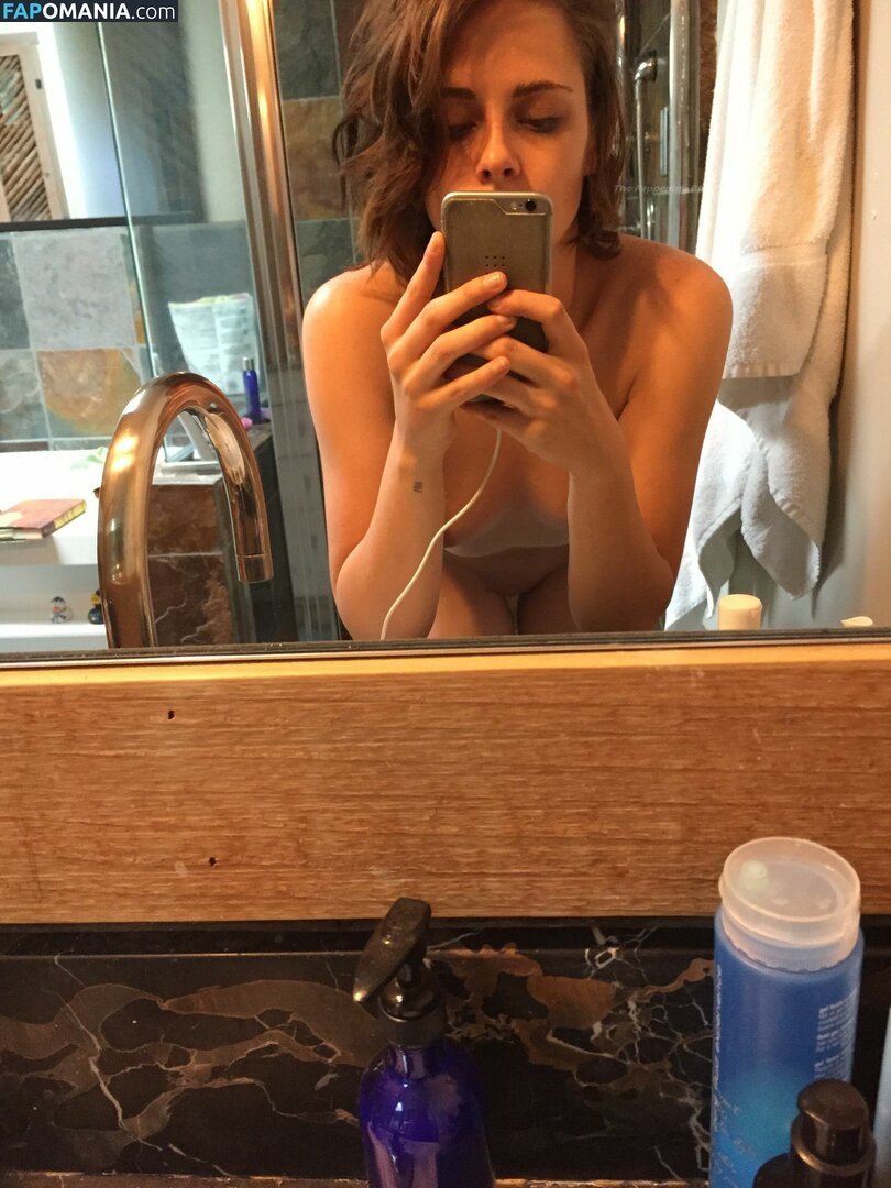 Kristen Stewart Nud Fotografie scursă #340
