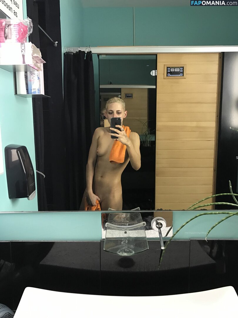 Kristen Stewart Nud Fotografie scursă #341