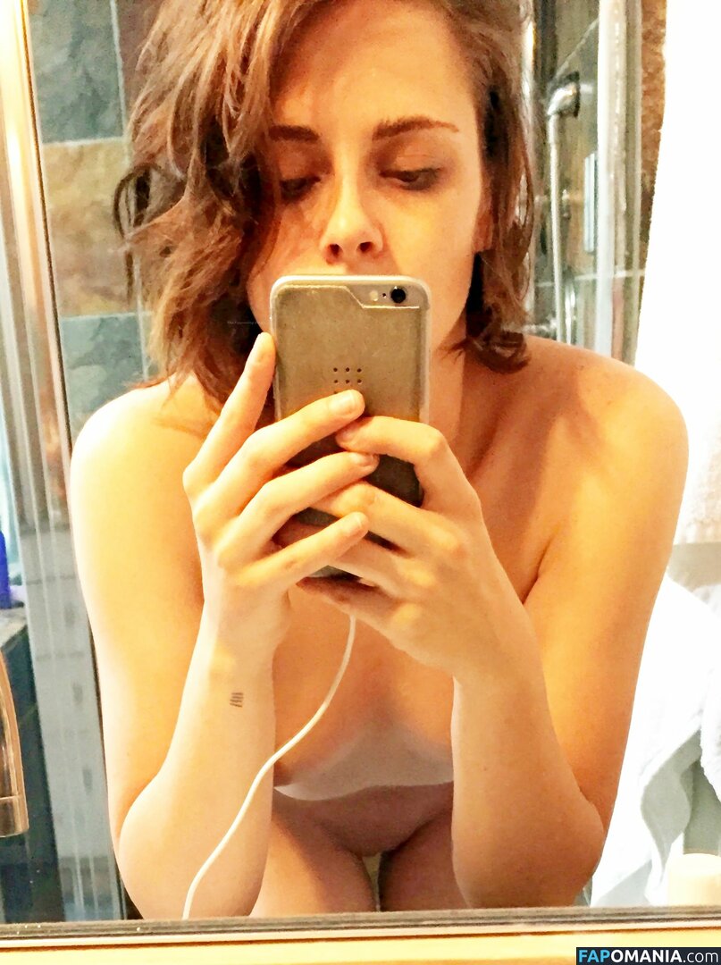 Kristen Stewart Nud Fotografie scursă #342