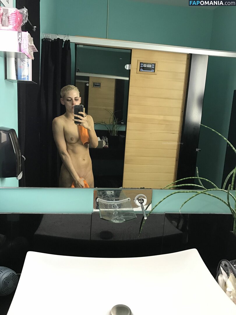 Kristen Stewart Nud Fotografie scursă #344