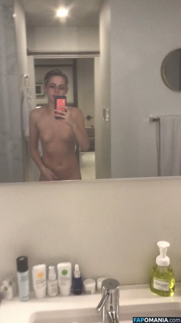 Kristen Stewart Nud Fotografie scursă #355