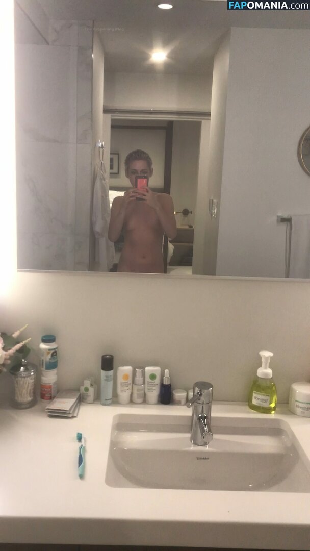 Kristen Stewart Nud Fotografie scursă #357