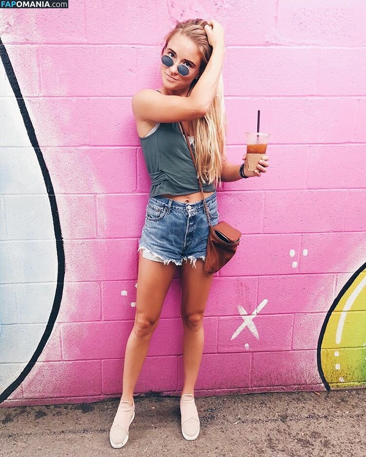 Kristie Mewis Nud Fotografie scursă #8