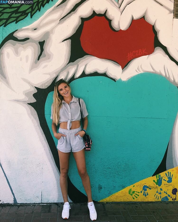 Kristie Mewis Nud Fotografie scursă #9