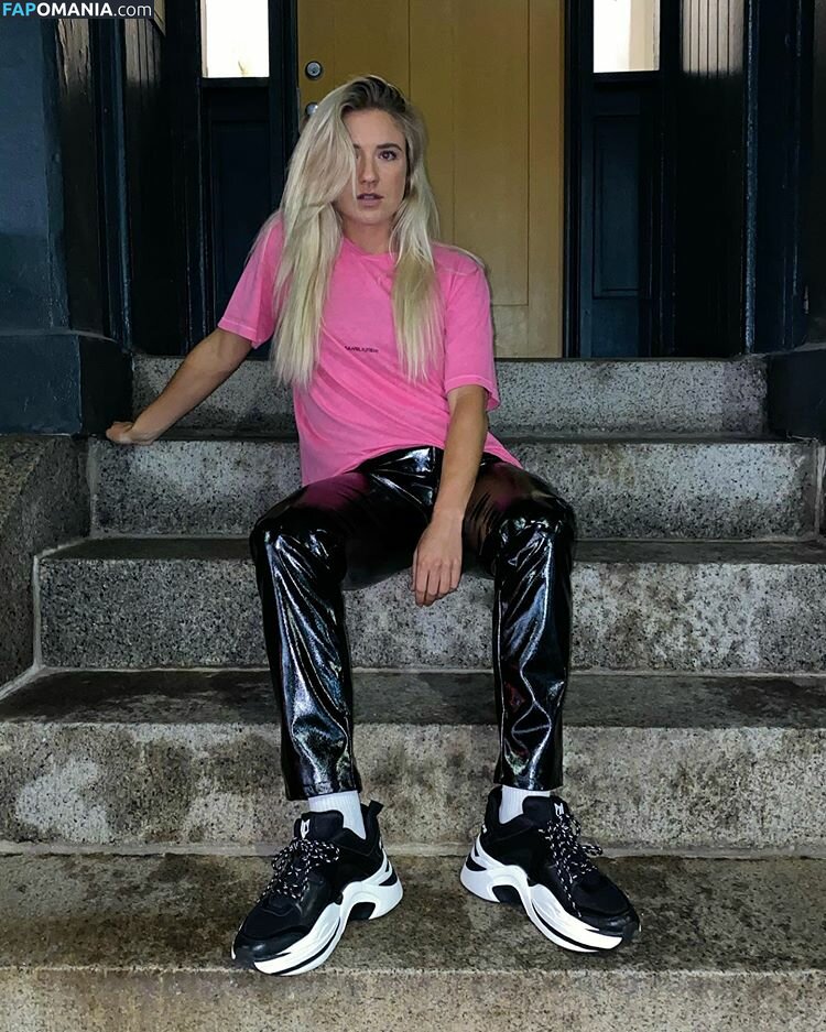 Kristie Mewis Nud Fotografie scursă #22