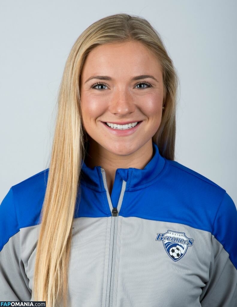 Kristie Mewis Nud Fotografie scursă #26