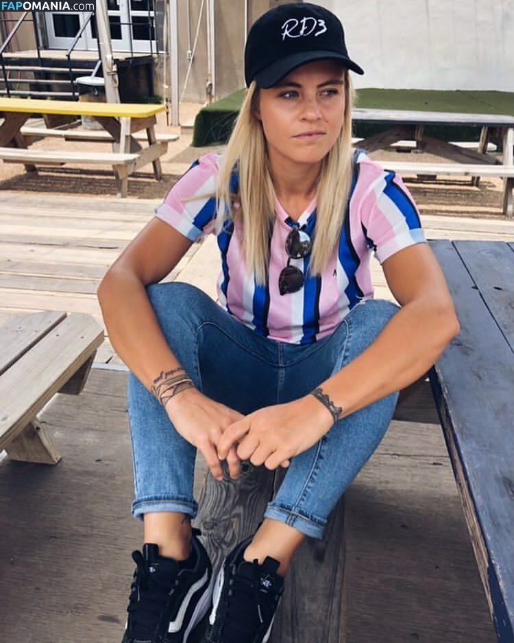 Kristie Mewis Nud Fotografie scursă #28