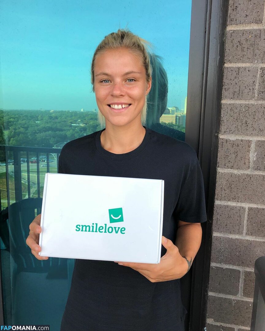 Kristie Mewis Nud Fotografie scursă #29