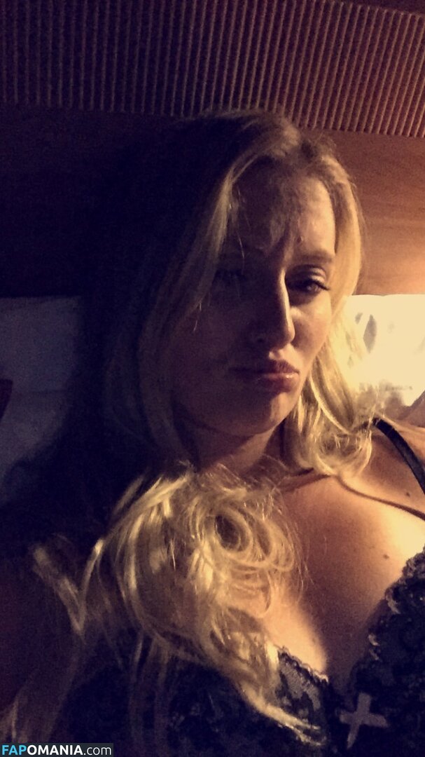 Kristina Mladenovic Nud Fotografie scursă #20