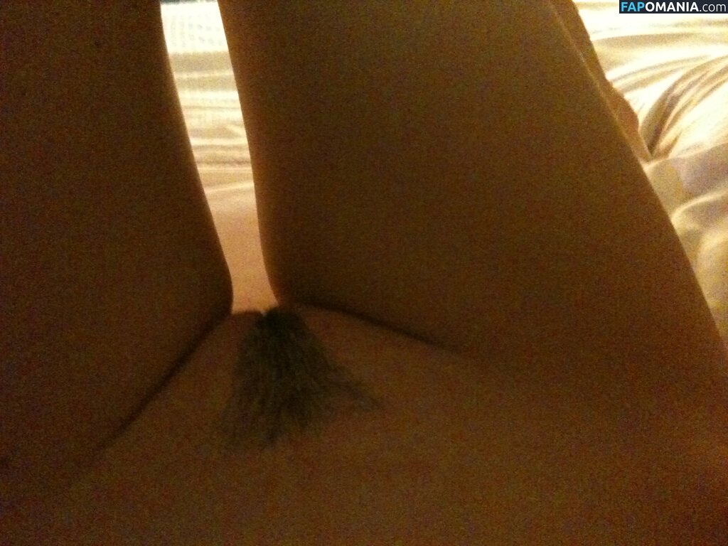 Krysten Ritter Nud Fotografie scursă #11