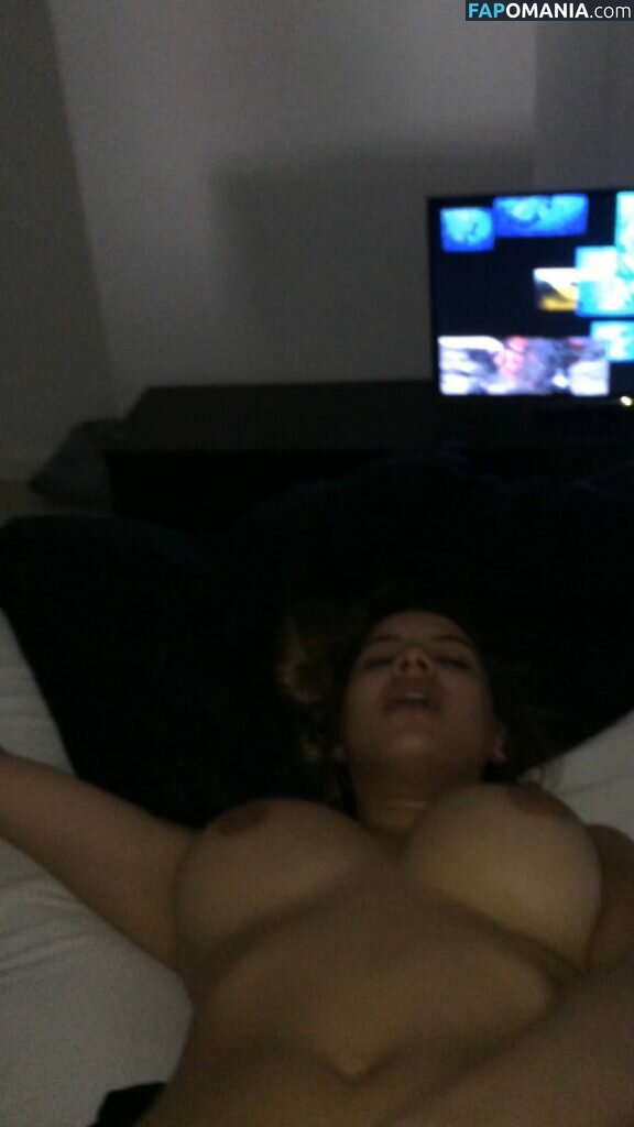 Lacey Banghard Nud Fotografie scursă #11