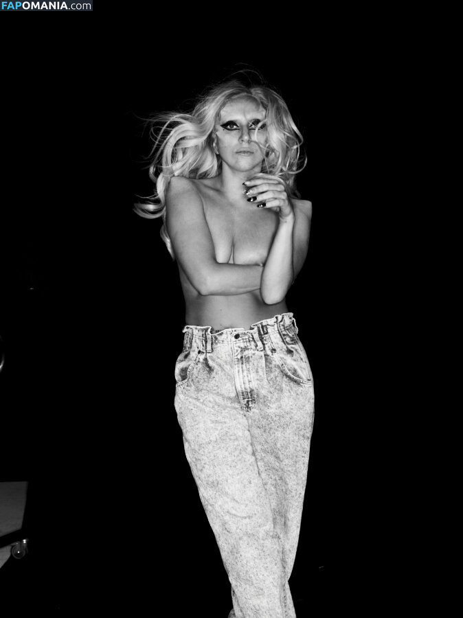 Lady Gaga Nud Fotografie scursă #542