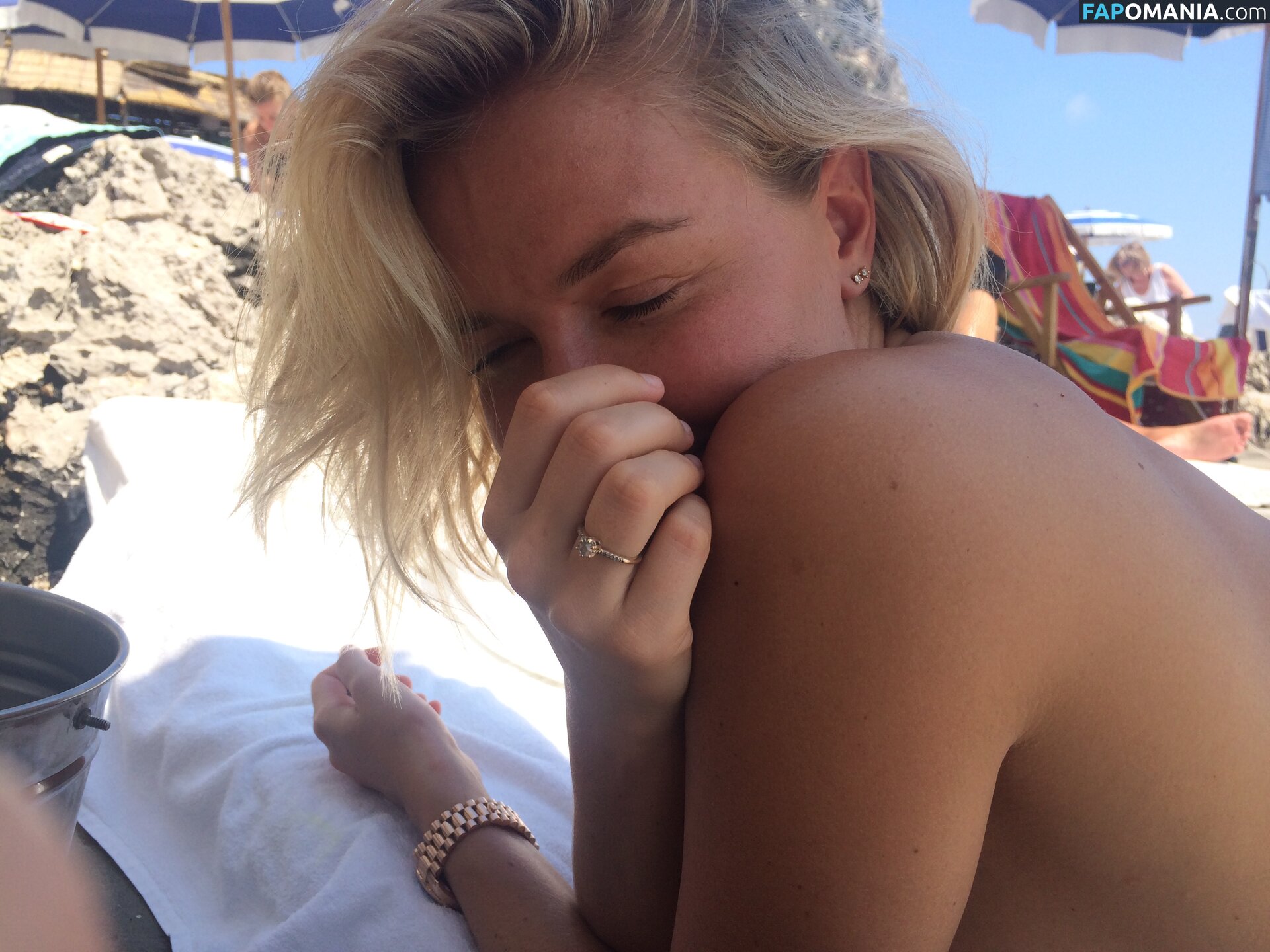 Lara Bingle Nud Fotografie scursă #35