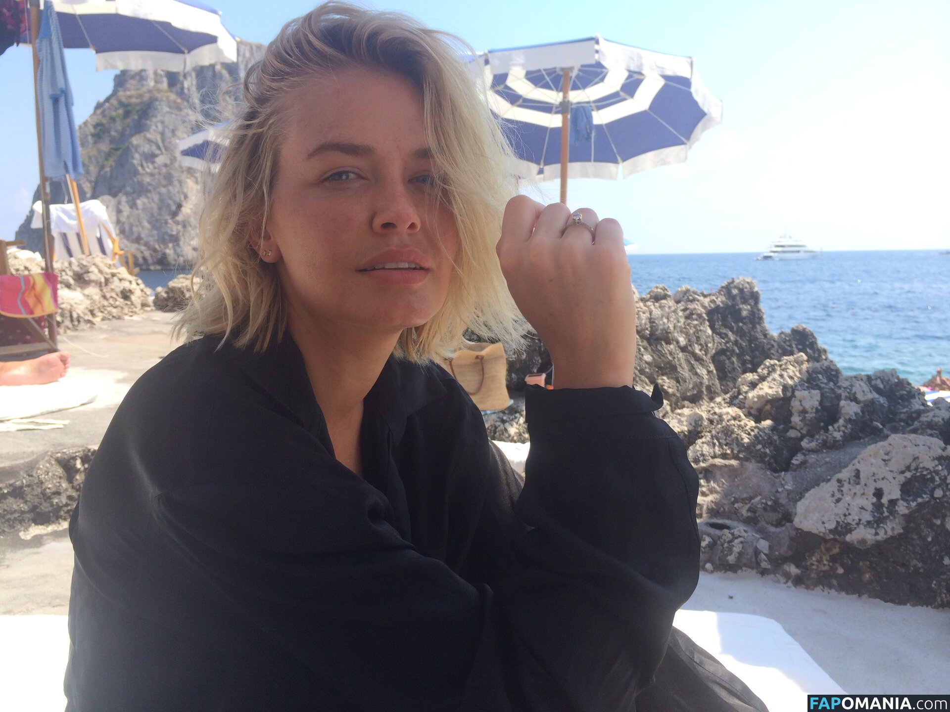 Lara Bingle Nud Fotografie scursă #55
