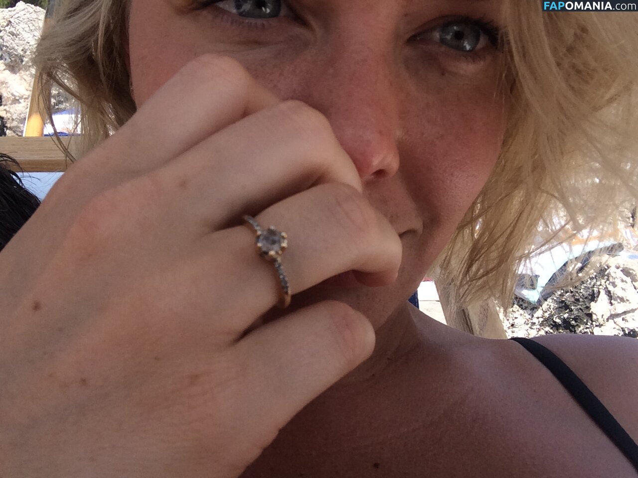 Lara Bingle Nud Fotografie scursă #119