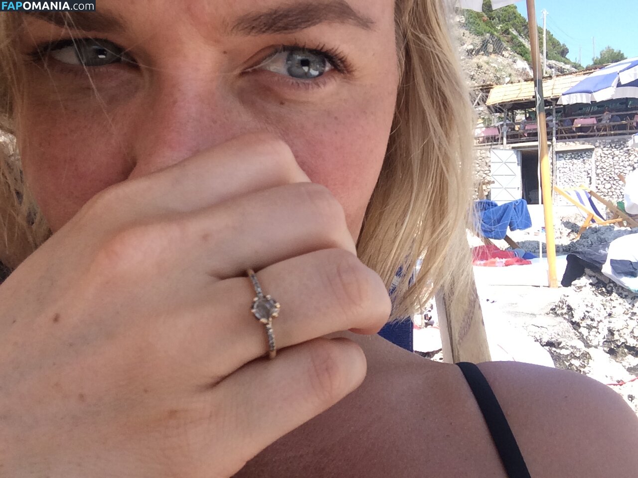 Lara Bingle Nud Fotografie scursă #120