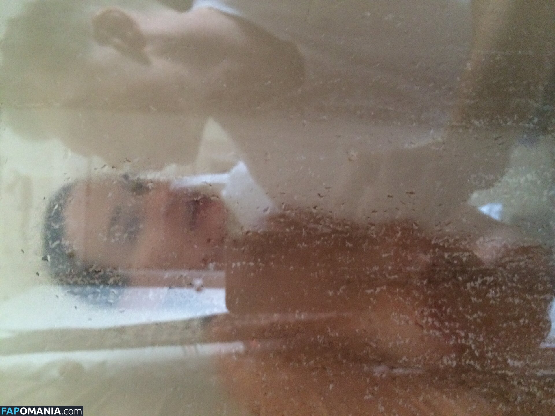 Lara Bingle Nud Fotografie scursă #235