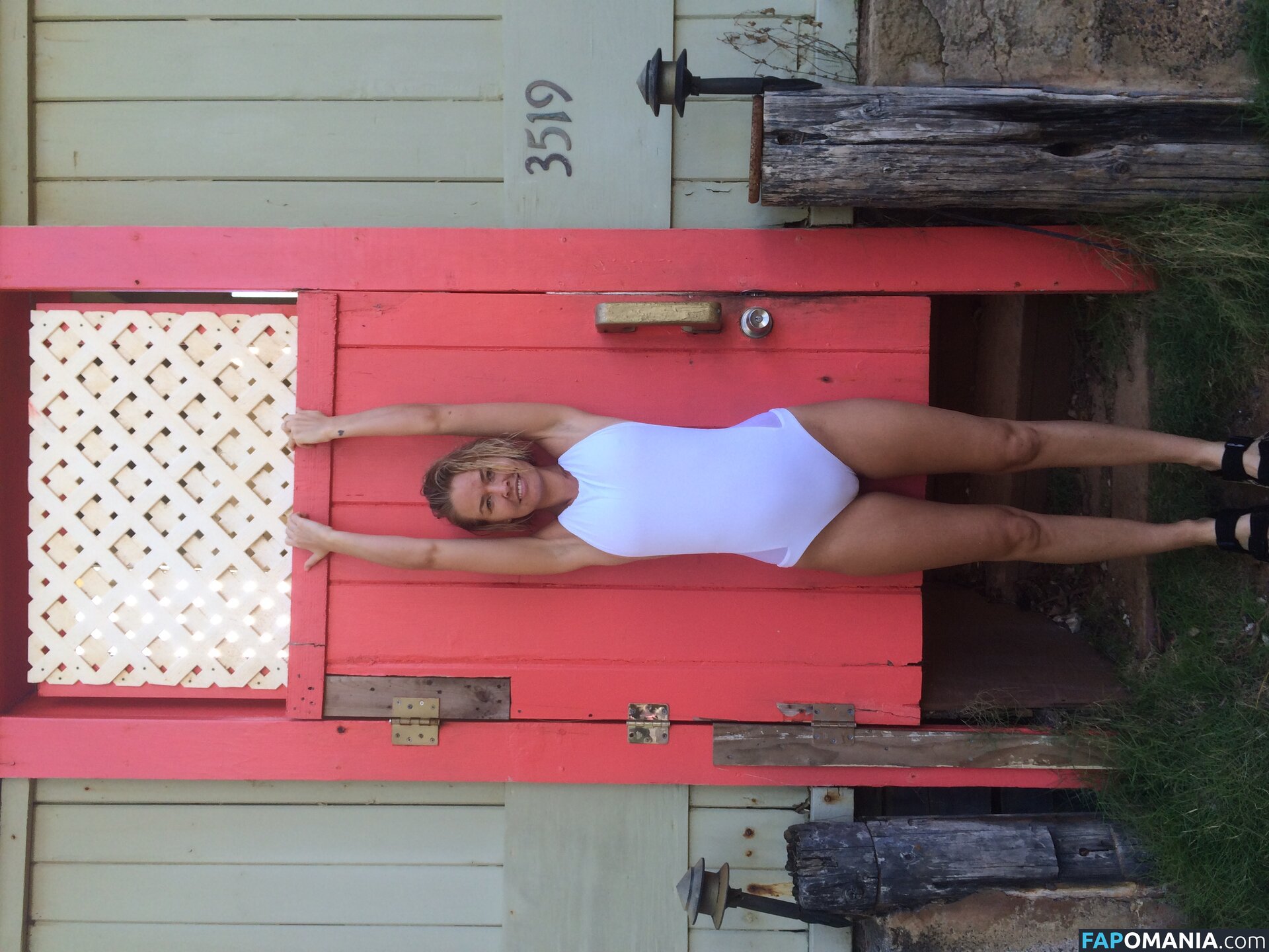 Lara Bingle Nud Fotografie scursă #338