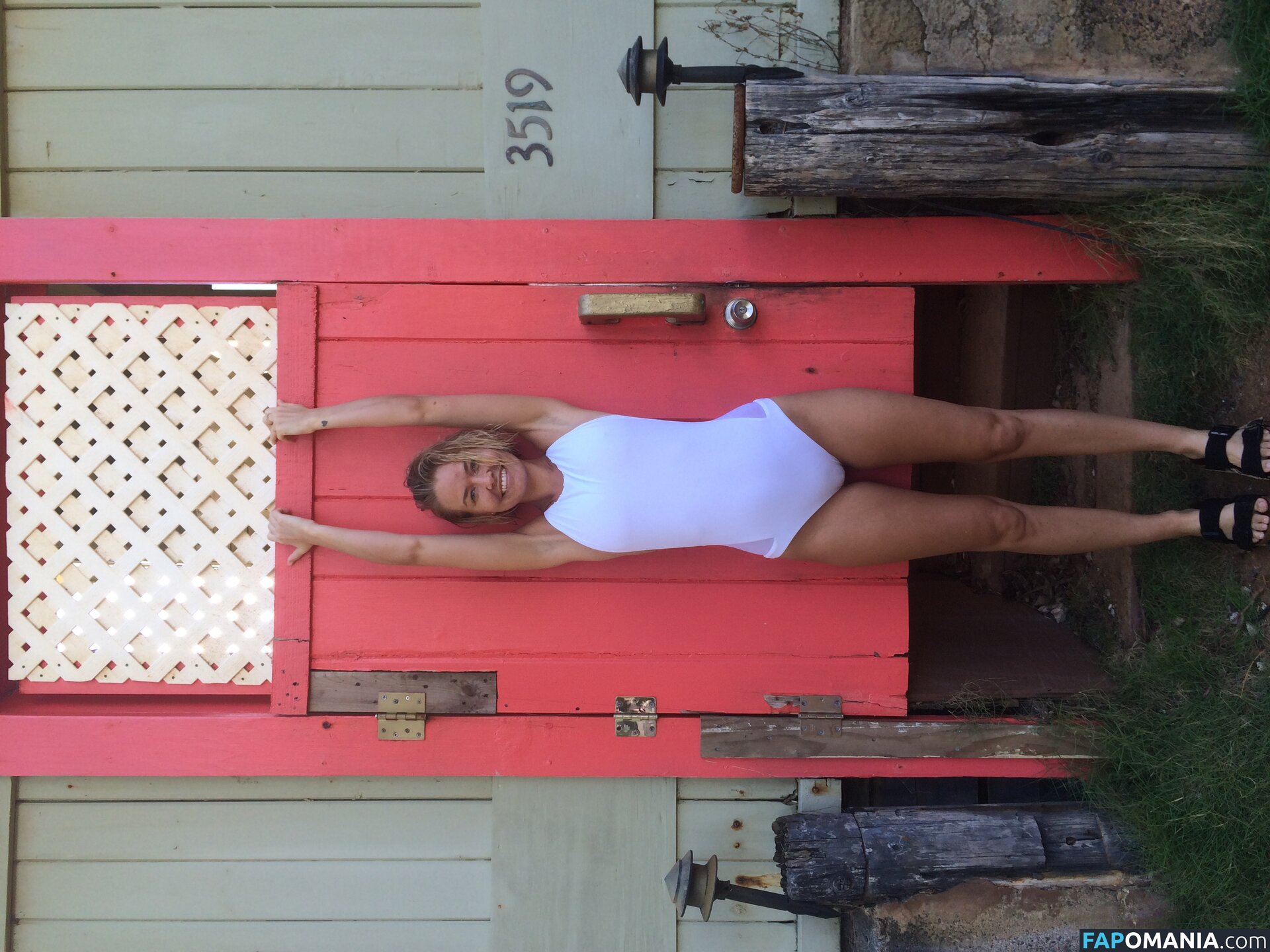 Lara Bingle Nud Fotografie scursă #339