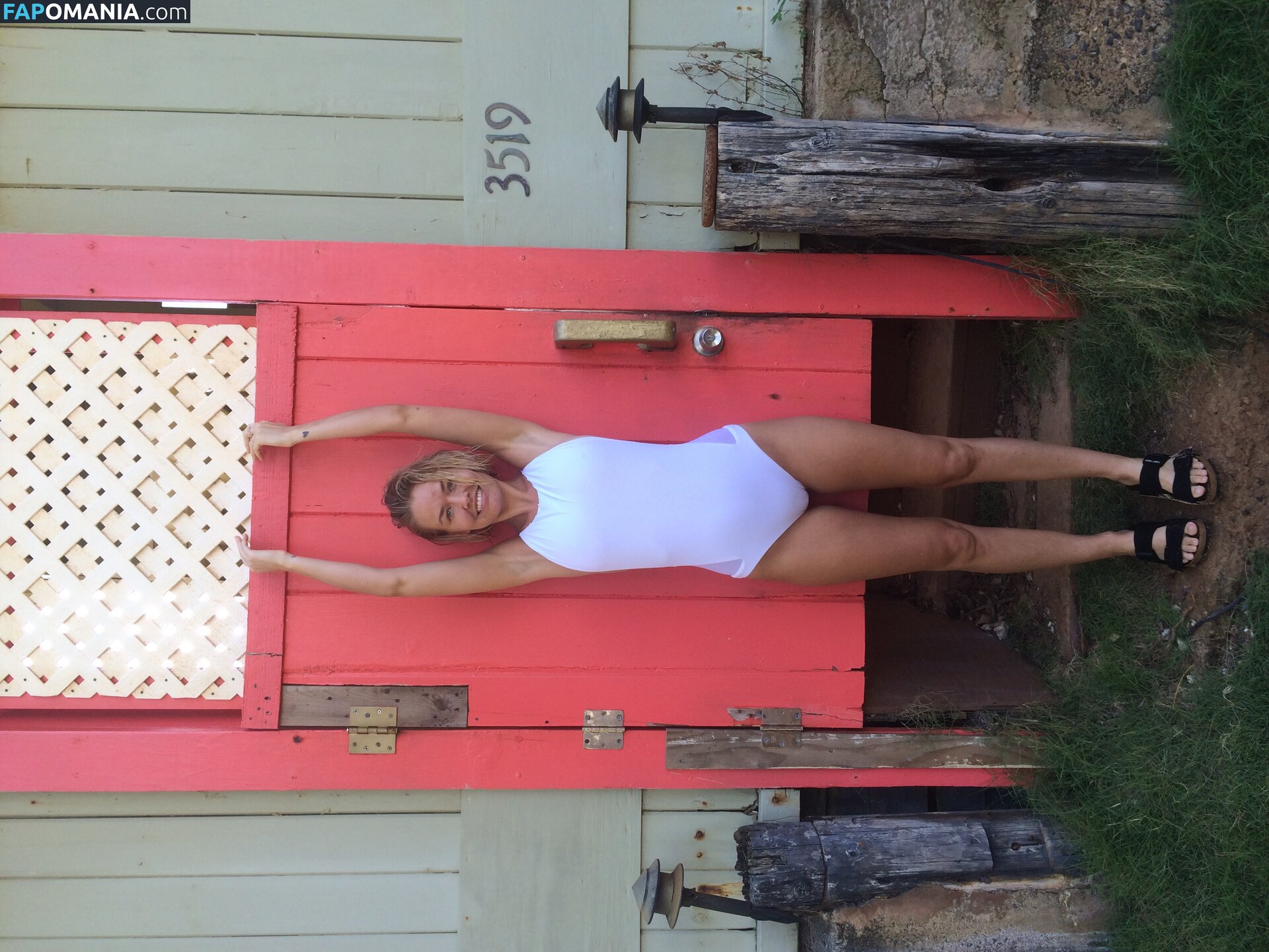 Lara Bingle Nud Fotografie scursă #341