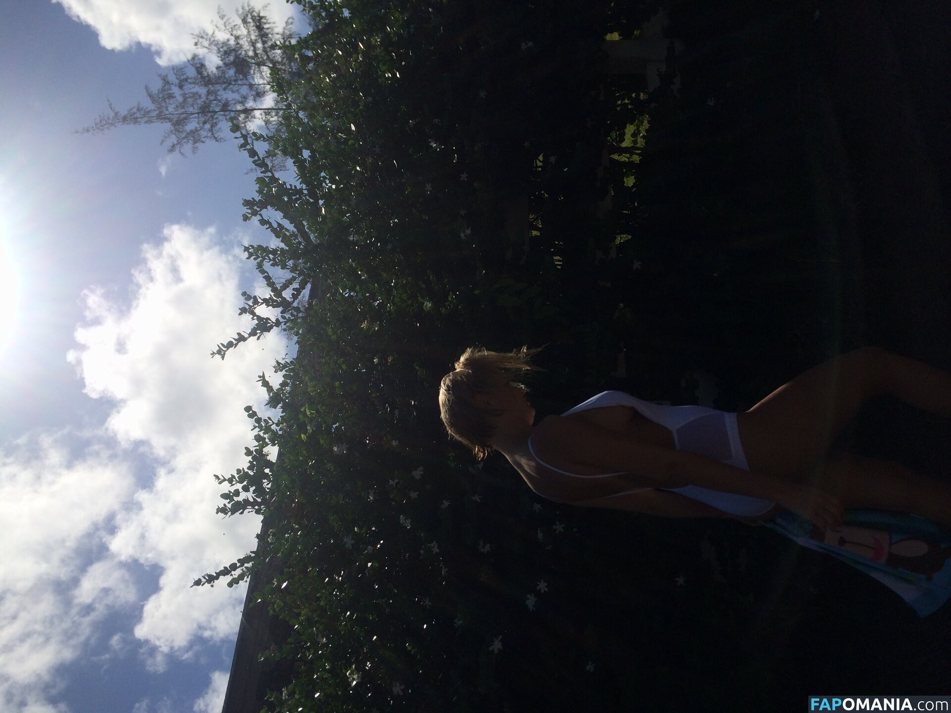 Lara Bingle Nud Fotografie scursă #367